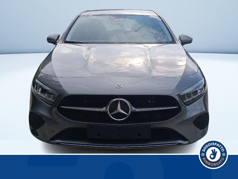Nuova Mercedes A250 Advanced 218 CV (160 kW) 2025 Grigio metallizzato