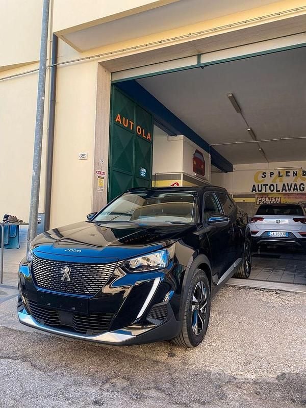 Usata Peugeot 2008 Allure 100 CV (73 kW) 2022 SUV
