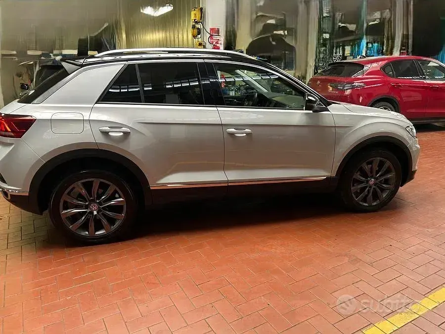 Usata VW T-Roc 150 CV (110 kW) 2018 Bianco SUV