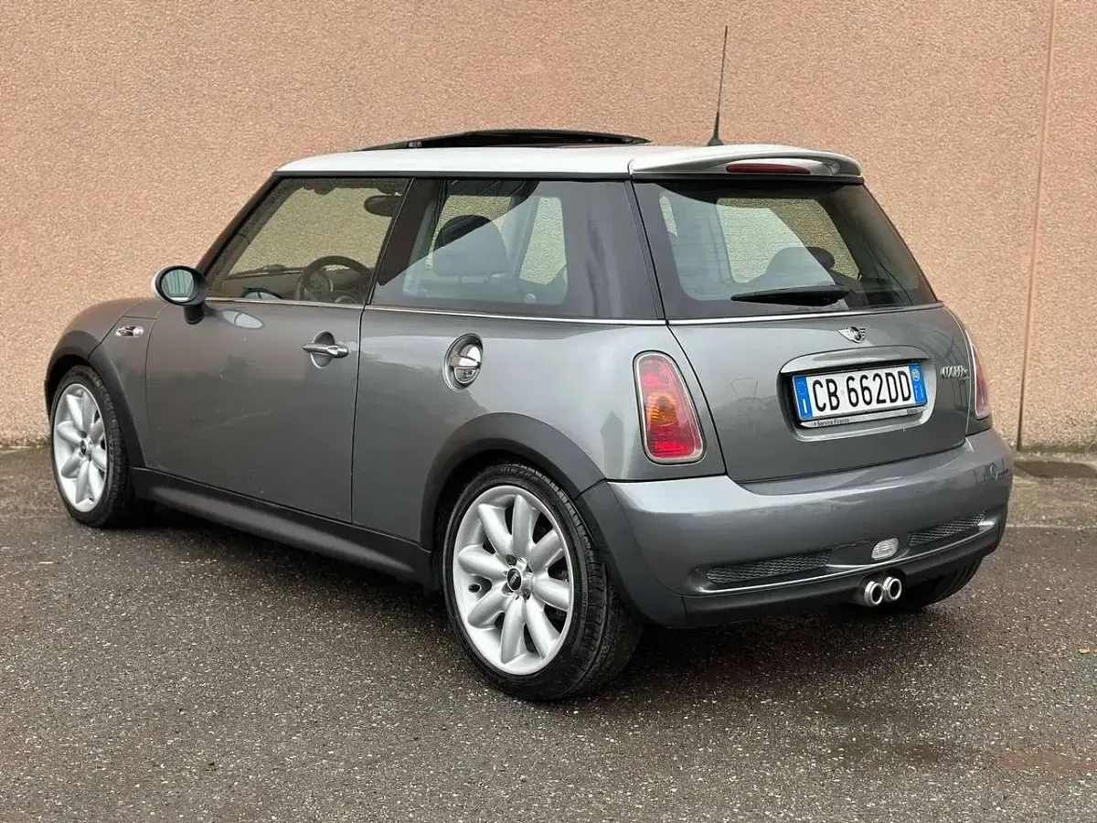 Usata Mini Cooper S 163 CV (119 kW) 2002 Grigio Utilitaria