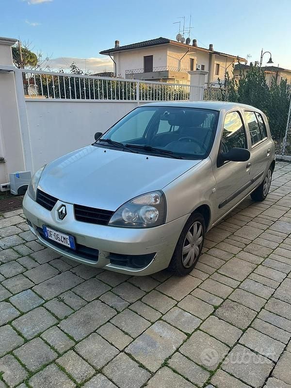 Usata Renault Clio II 75 CV (55 kW) 2007 Berlina
