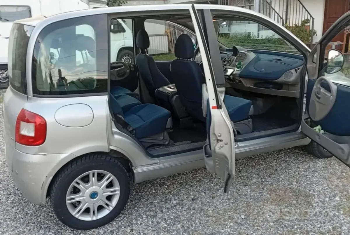 Usata Fiat Multipla 116 CV (85 kW) 2006 Grigio Monovolume