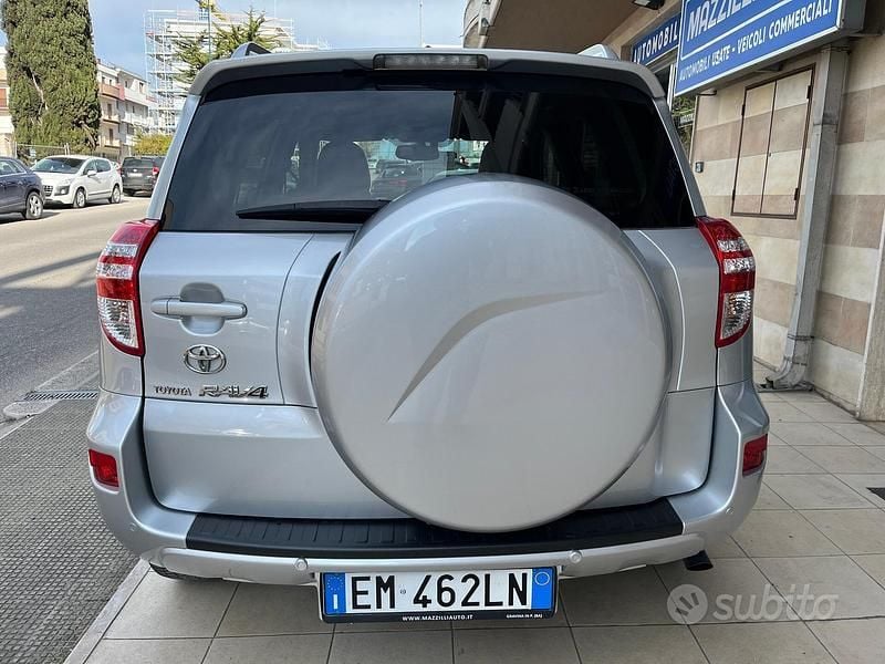 Usata Toyota RAV4 150 CV (110 kW) 2012 Grigio SUV