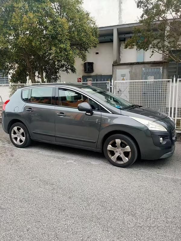 Usata Peugeot 3008 115 CV (84 kW) 2013 Grigio Station wagon