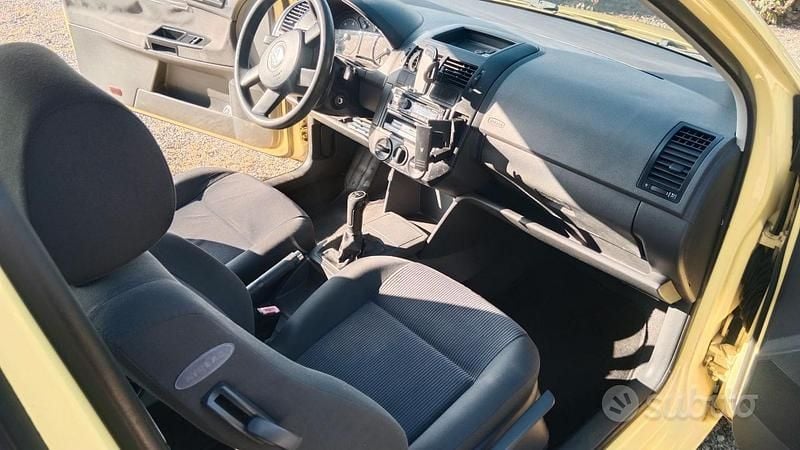 Occasion VW Polo Highline 101 ch (74 kW) 2004 Jaune Citadine