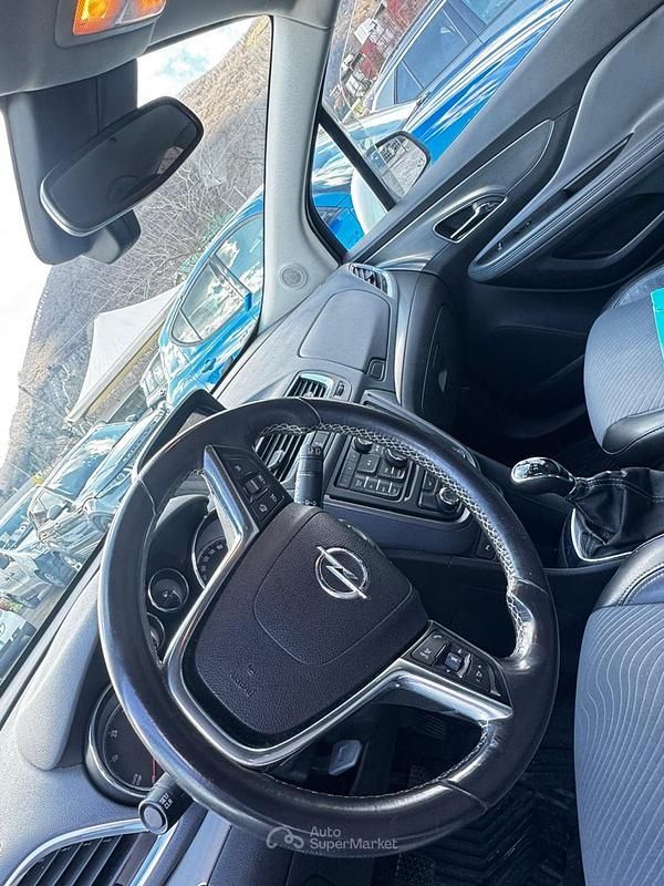 Usata Opel Mokka 131 CV (96 kW) 2013 Argento SUV