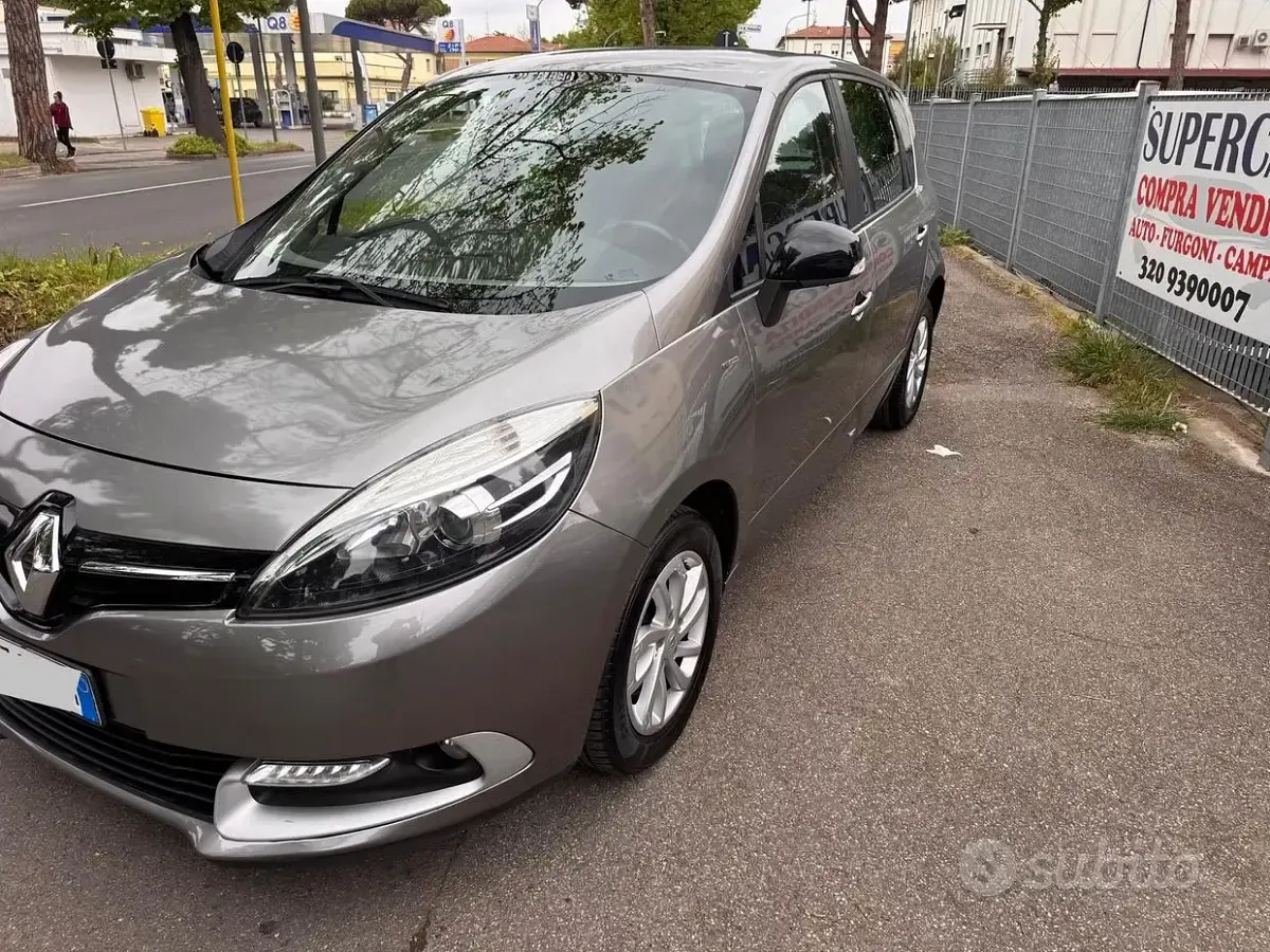 Usata Renault Scenic E-Tech XMOD 110 CV (80 kW) 2015 Marrone Monovolume