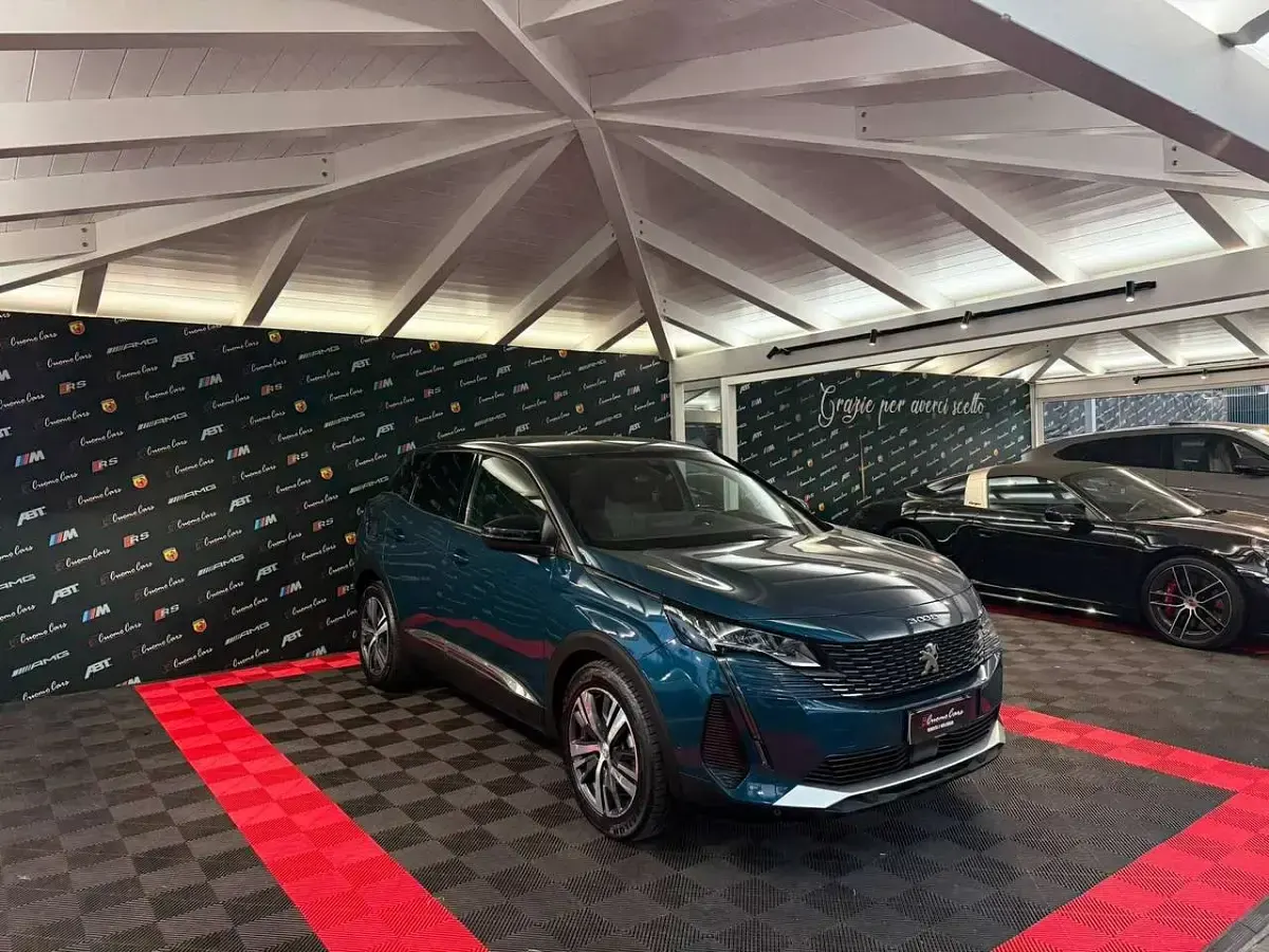 Usata Peugeot 3008 Allure 131 CV (96 kW) 2023 Blu/azzurro SUV