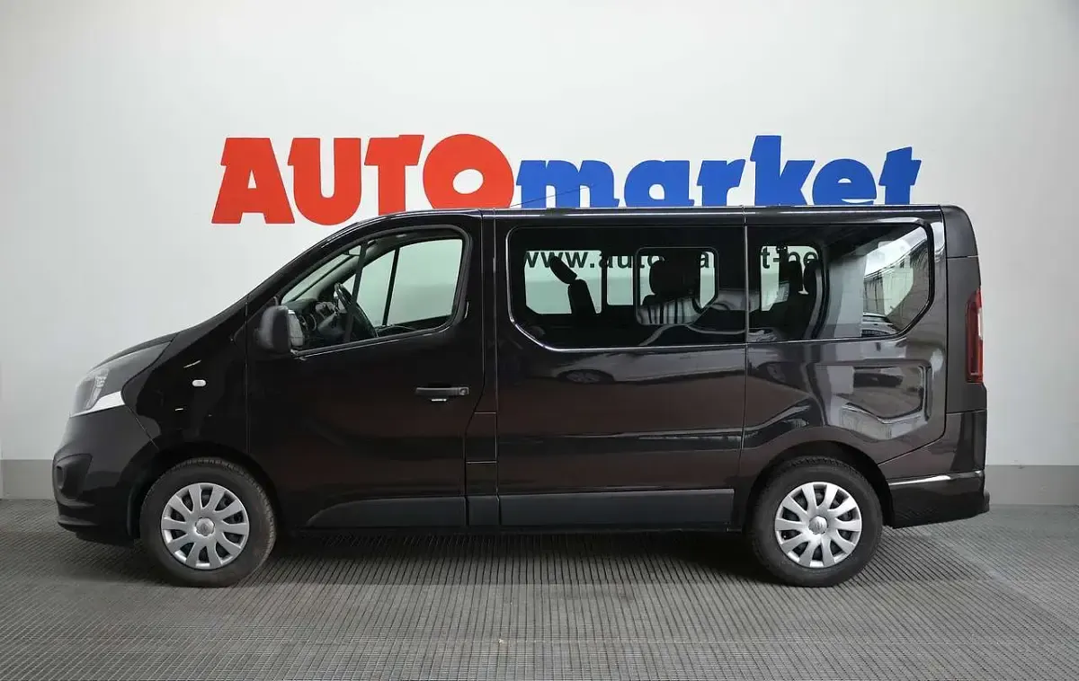 Usata Opel Vivaro-e Combi 121 CV (88 kW) 2019 Nero Monovolume