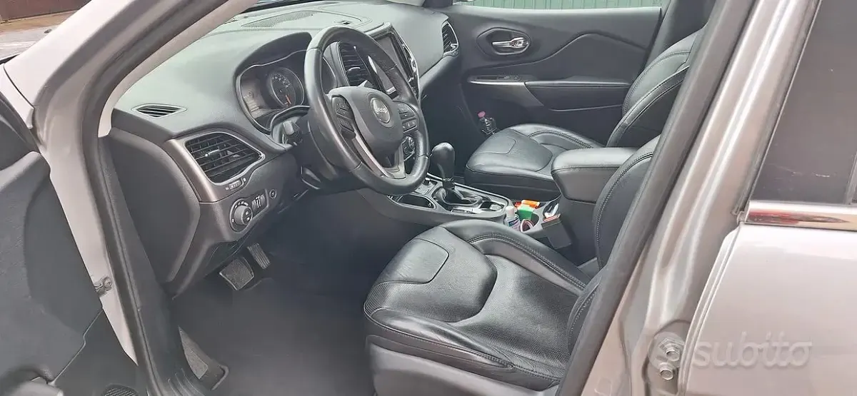 Usata Jeep Cherokee Limited 194 CV (142 kW) 2019 Grigio SUV