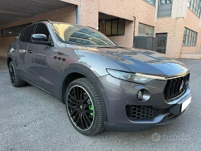 Usata Maserati Levante GranLusso 250 CV (183 kW) 2016 Grigio SUV