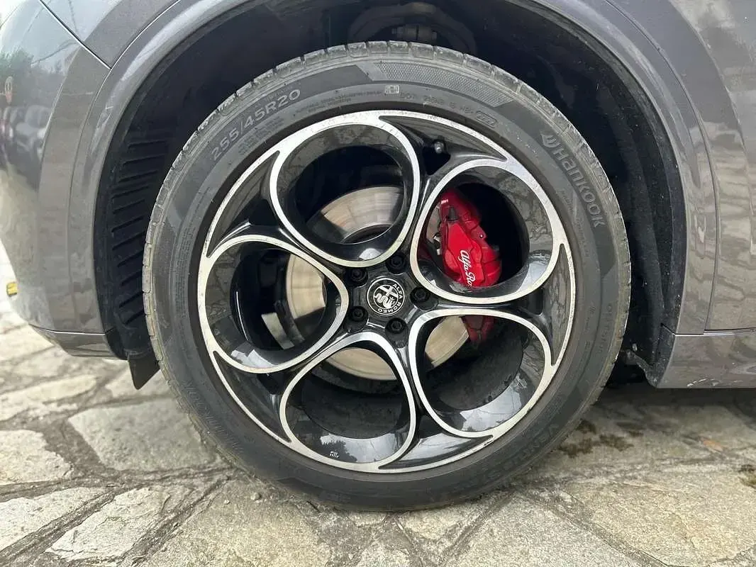 Usata Alfa Romeo Stelvio Veloce 209 CV (153 kW) 2021 SUV