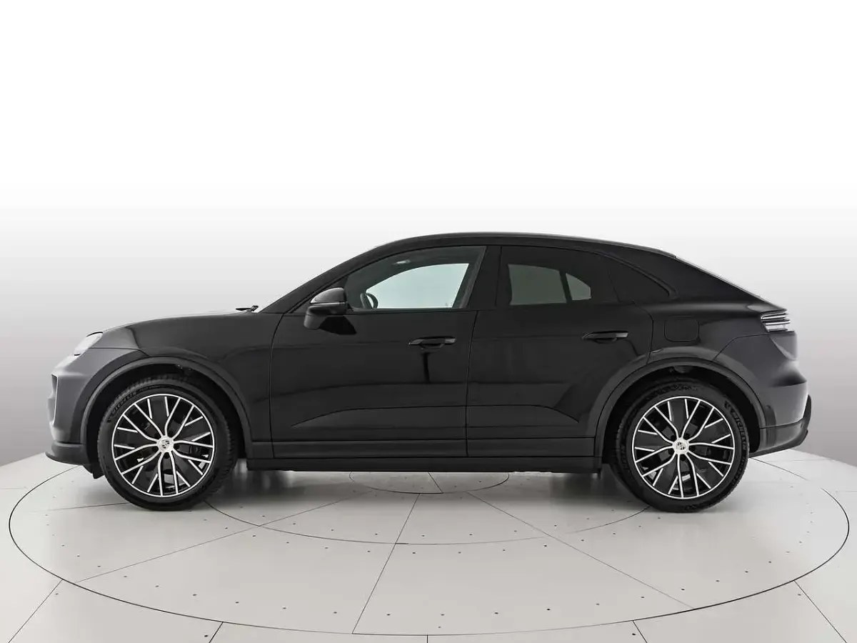 Usata Porsche Macan 330 kW (449 CV) 2025 Nero jet metallizzato SUV