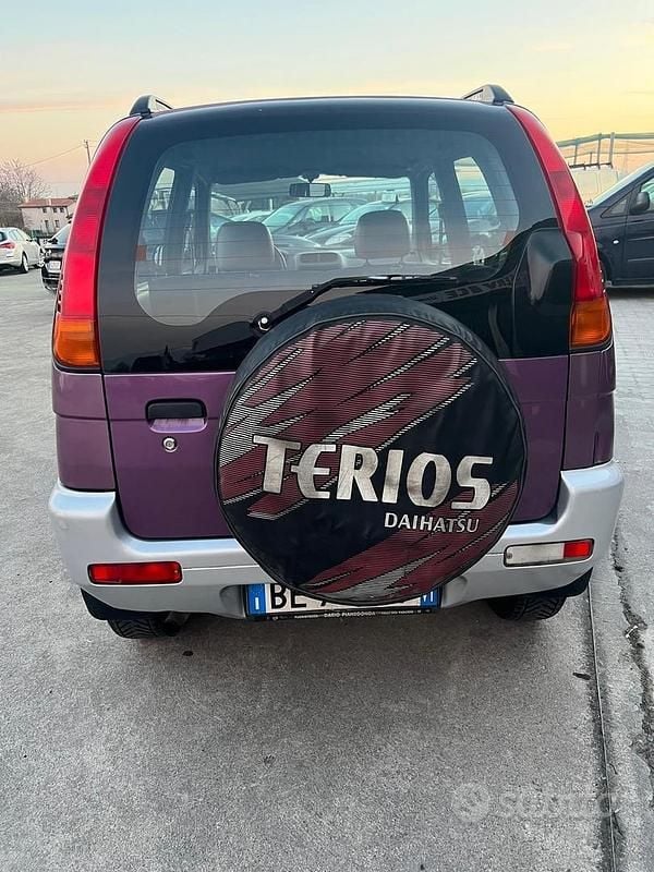 Usata Daihatsu Terios 83 CV (61 kW) 1999 Viola SUV