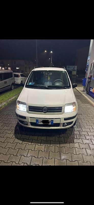 Usata 2008 Fiat Panda Climbing Due volumi | 4500 € (Cara) - Immagine 1/4