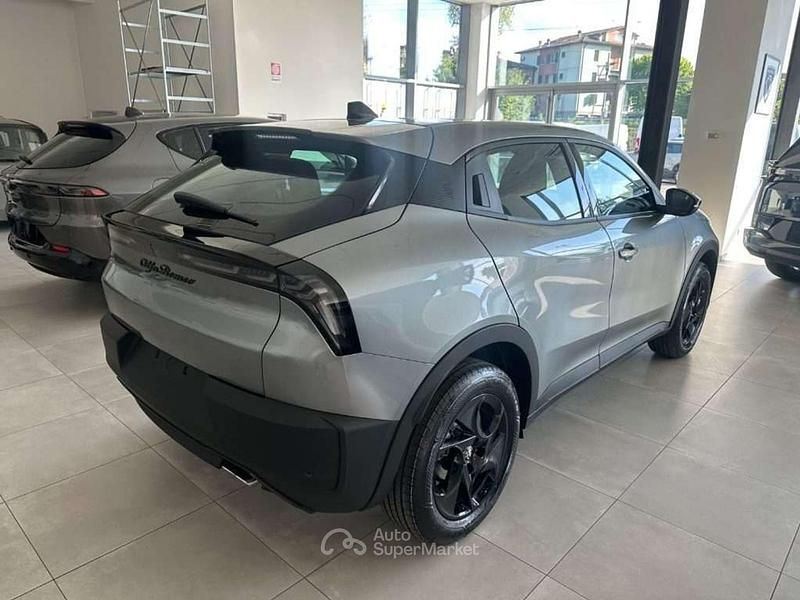 Nouvelle Alfa Romeo Junior 136 ch (100 kW) 2026 Gris SUV