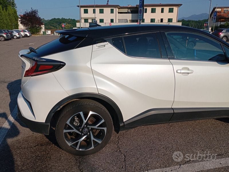 Usata Toyota C-HR Lounge 98 CV (72 kW) 2018 Bianco SUV