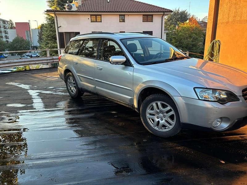 Usata Subaru Legacy 165 CV (121 kW) 2005 Argento Station wagon