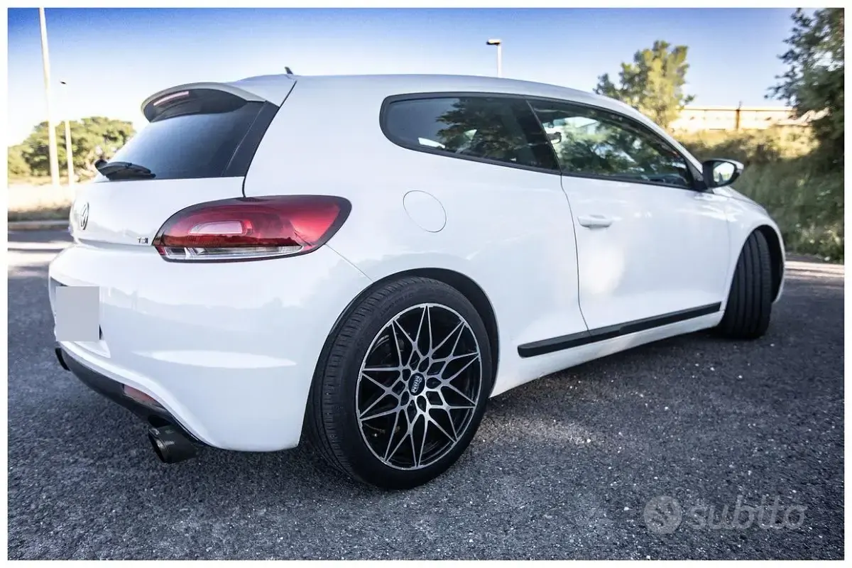 Usata VW Scirocco 122 CV (89 kW) 2009 Bianco Coupé