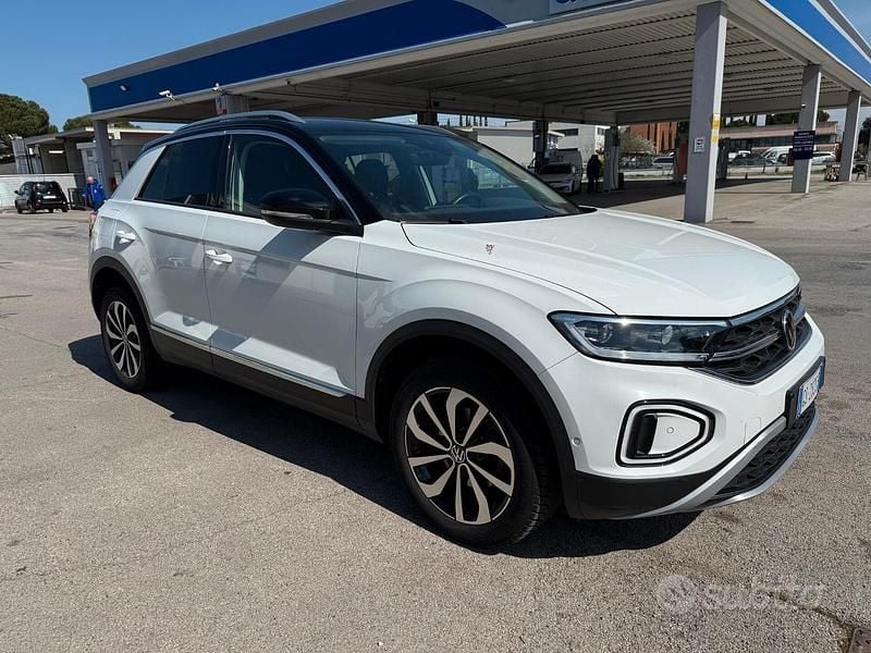 Usata VW T-Roc R-line 150 CV (110 kW) 2024 Bianco SUV