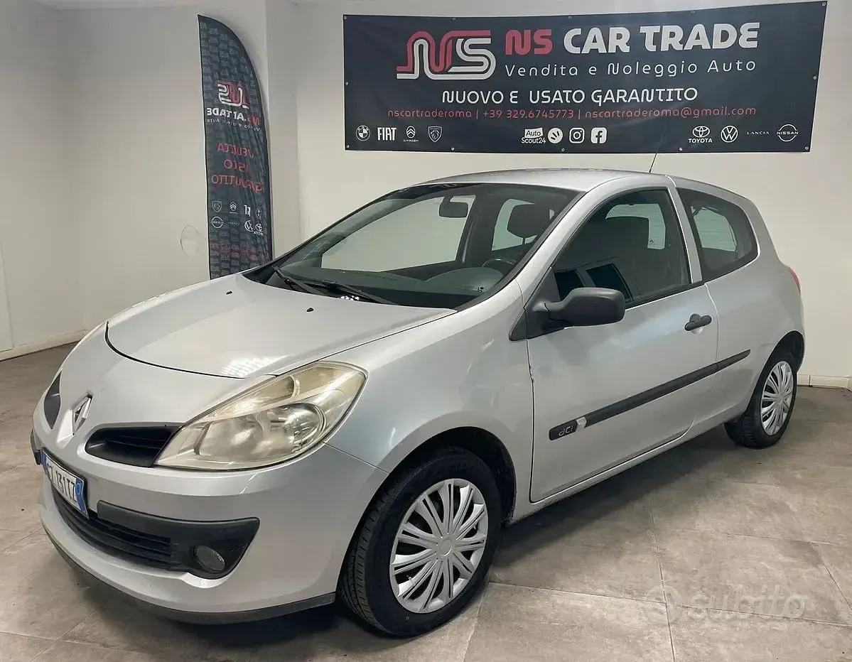 Usata Renault Clio II 85 CV (62 kW) 2006 Grigio Berlina