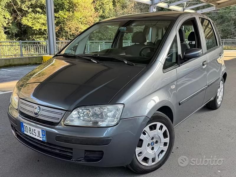 Usata Fiat Idea Dynamic 77 CV (56 kW) 2006 Grigio Monovolume