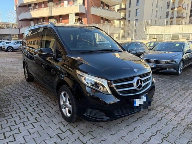 Usata Mercedes V220 Premium 163 CV (119 kW) 2018 Nero Monovolume