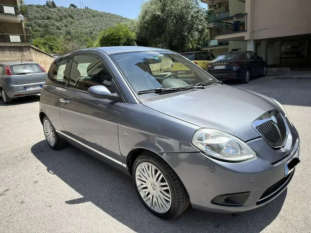 Usata Lancia Ypsilon 90 CV (66 kW) 2007 Utilitaria
