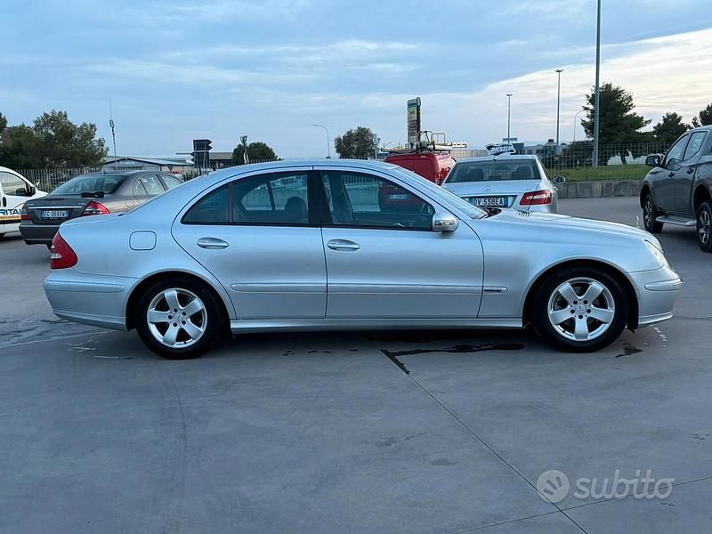 Usata Mercedes E220 2006 Grigio Berlina