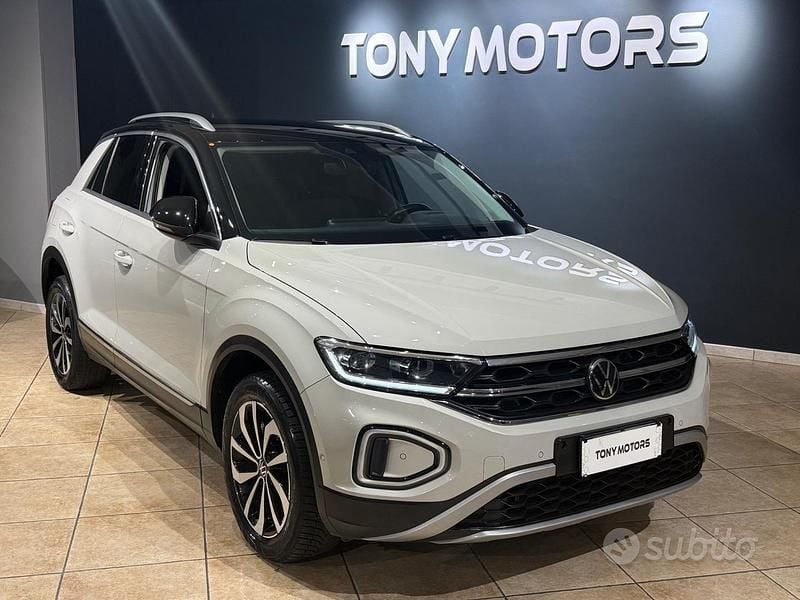 Usata VW T-Roc Style 149 CV (109 kW) 2022 Beige SUV