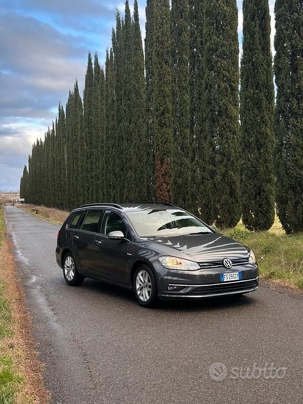 Usata VW Golf VII 131 CV (96 kW) 2018 Grigio Station wagon