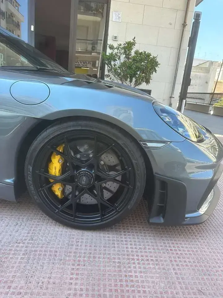 Usata Porsche 718 500 CV (367 kW) 2024 Grigio vanadio metallizzato Cabrio