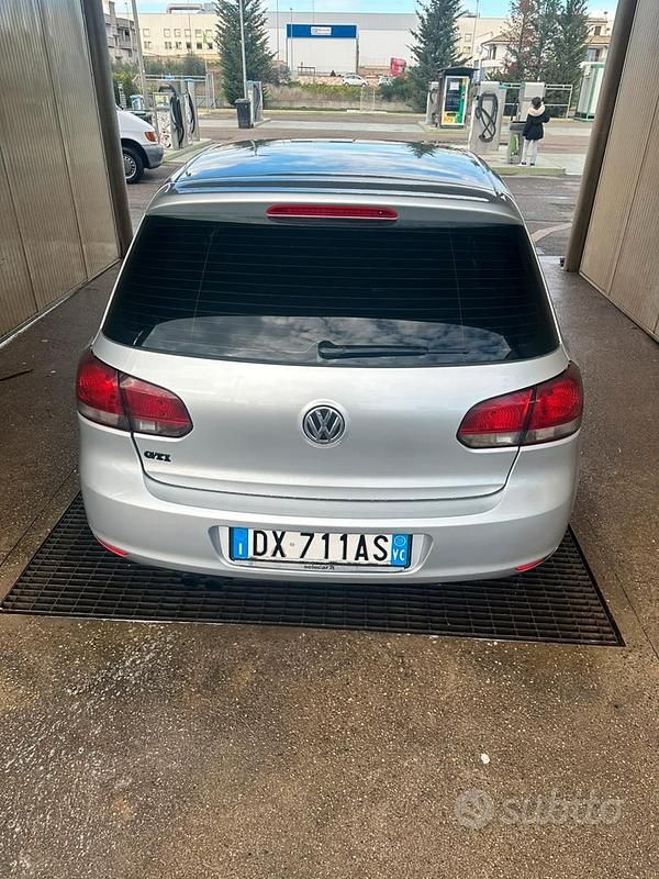 Usata VW Golf VI Comfortline 122 CV (89 kW) 2009 Grigio Utilitaria