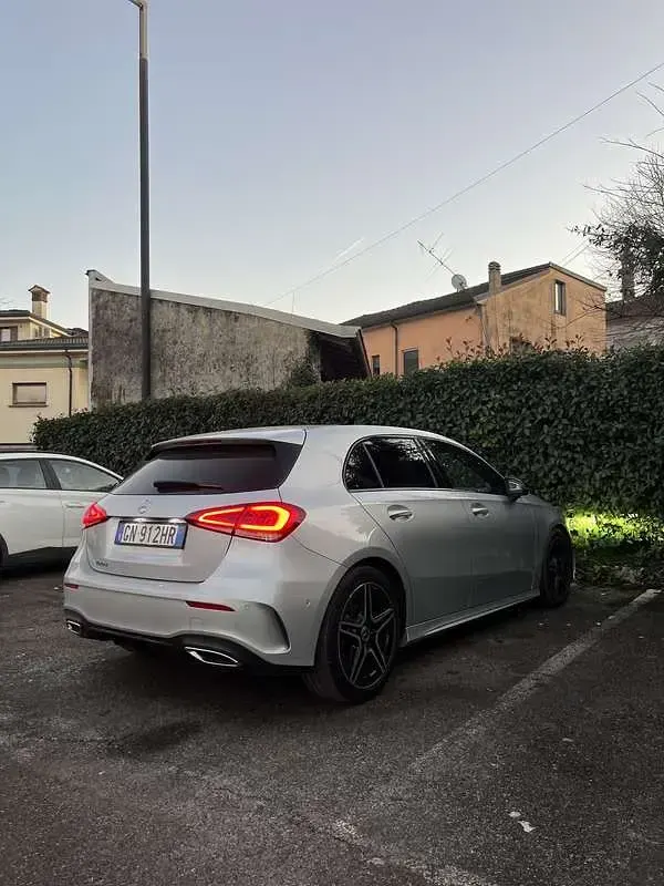Usata Mercedes A180 Premium 116 CV (85 kW) 2020 Berlina