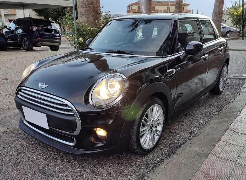 Begagnad Mini One D 75 HK (55 kW) 2019 Halvkombi