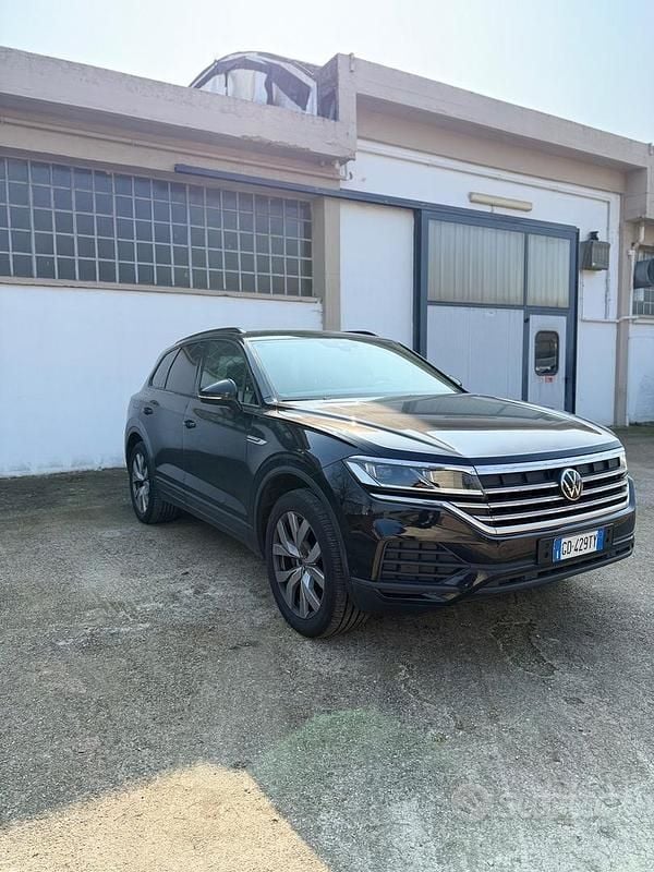 Usata VW Touareg Elegance 231 CV (169 kW) 2021 Nero SUV