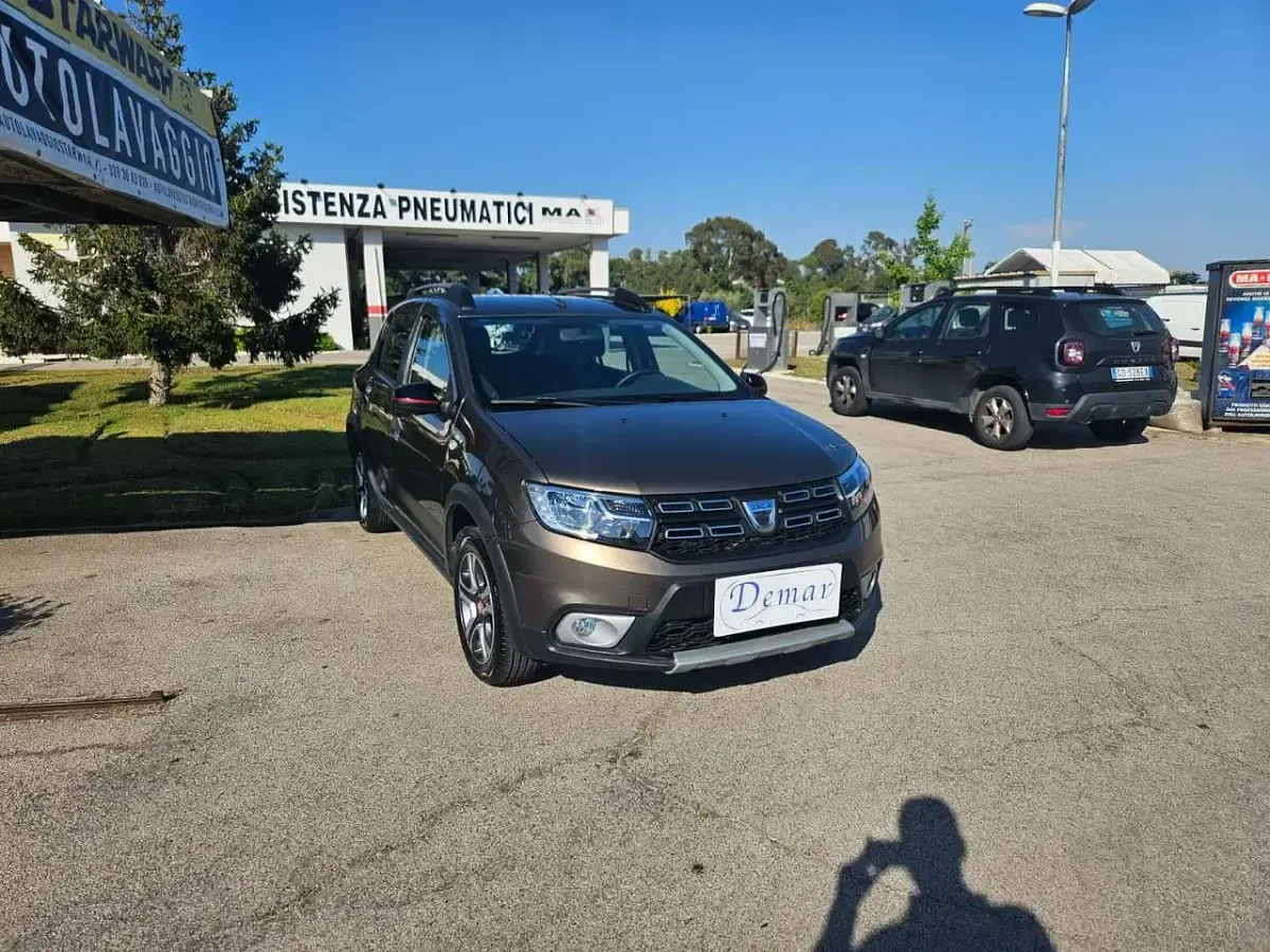 Usata Dacia Sandero Stepway 95 CV (69 kW) 2019 Bronzo Berlina