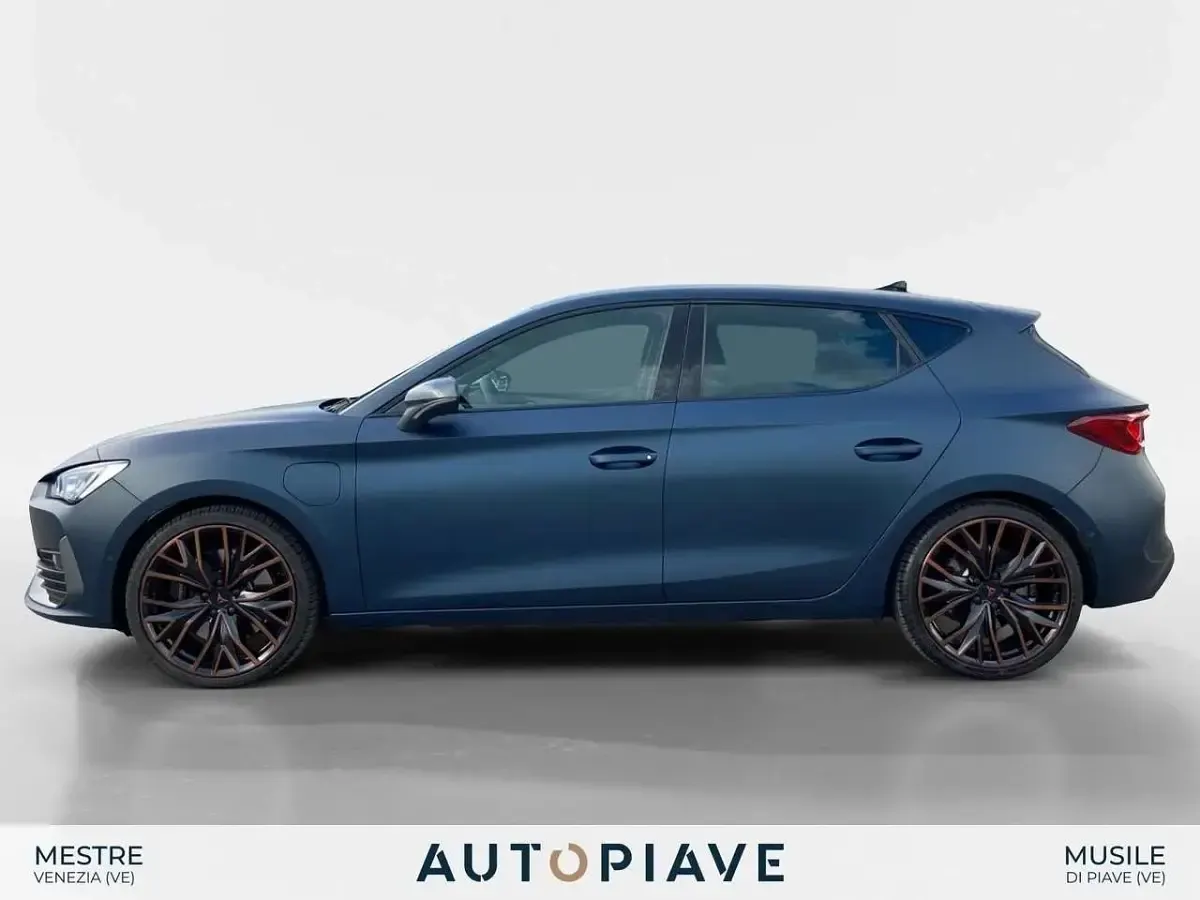 Usata Cupra Leon VZ1 245 CV (180 kW) 2021 Blu/azzurro Berlina