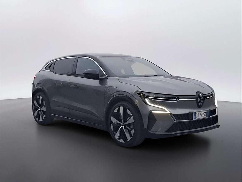 Usata Renault Megane E-Tech Techno 160 kW (218 CV) 2022 Grigio scuro Berlina