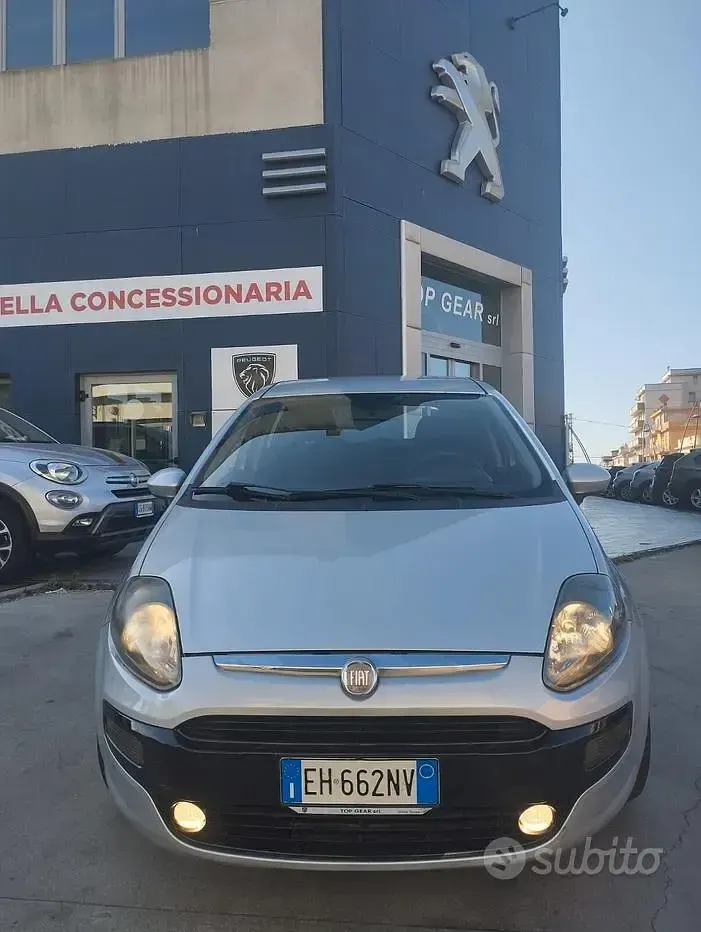 Usata Fiat Punto Active 69 CV (50 kW) 2011 Grigio Utilitaria