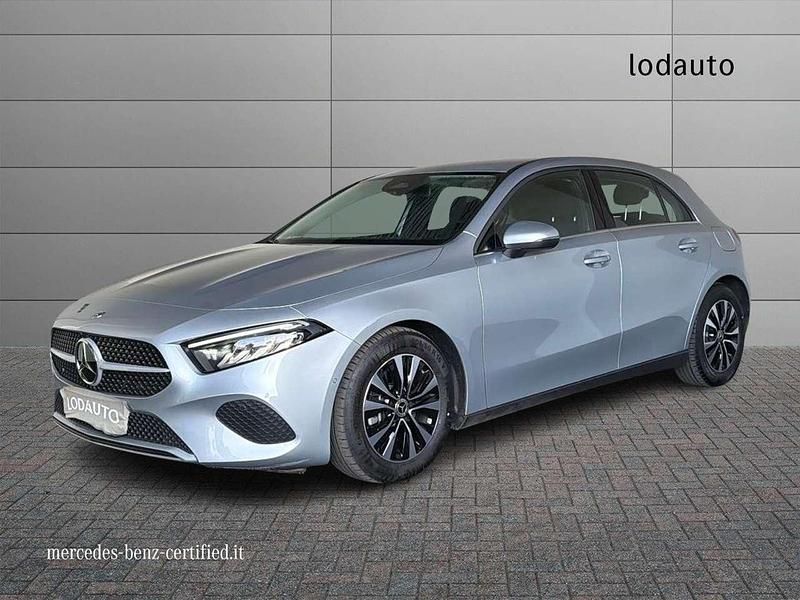 Usata Mercedes A180 Advanced 116 CV (85 kW) 2025 Argento Berlina