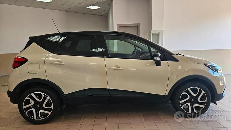 Usata Renault Captur Intens 90 CV (66 kW) 2016 Other SUV