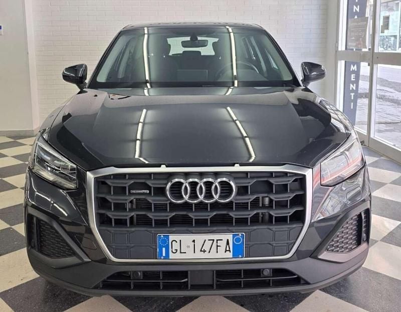 Begagnad Audi Q2 Premium 150 HK (110 kW) 2022 Grå SUV