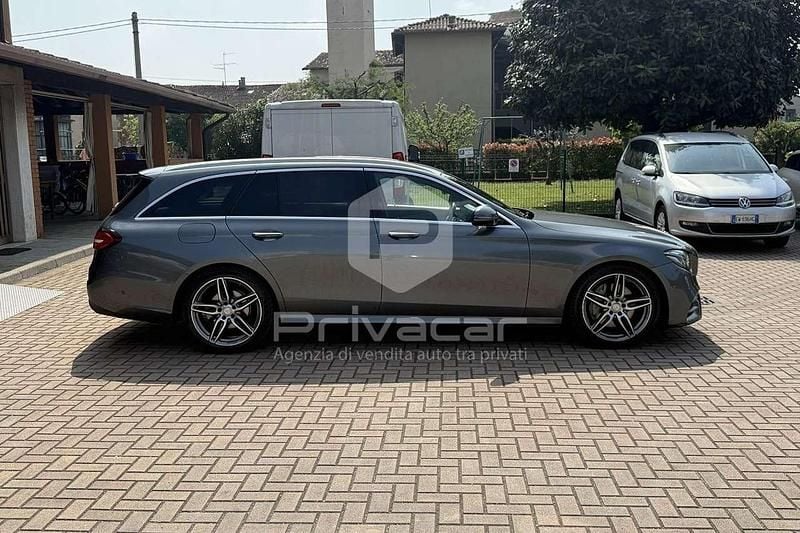Usata Mercedes E220 Premium 194 CV (142 kW) 2017 Grigio Station wagon