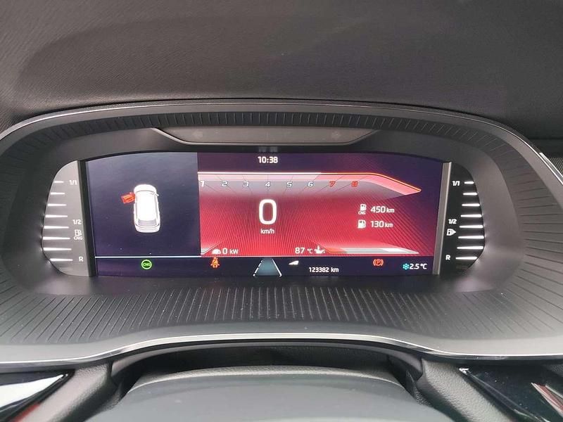 Usado Skoda Octavia G-TEC SportLine 131 CV (96 kW) 2022 Negro Familiar