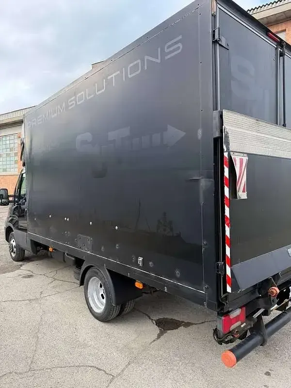 Usata Iveco Daily 179 CV (131 kW) 2018