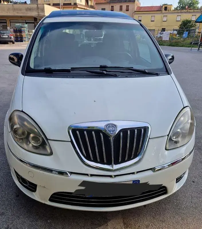 Usata Lancia Musa 77 CV (56 kW) 2011 Monovolume