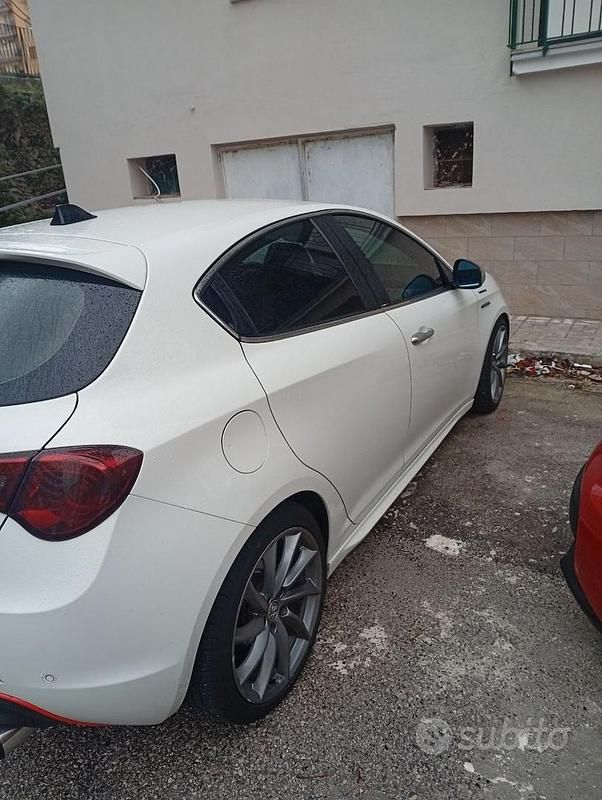 Usata Alfa Romeo Giulietta 140 CV (102 kW) 2011 Bianco Utilitaria