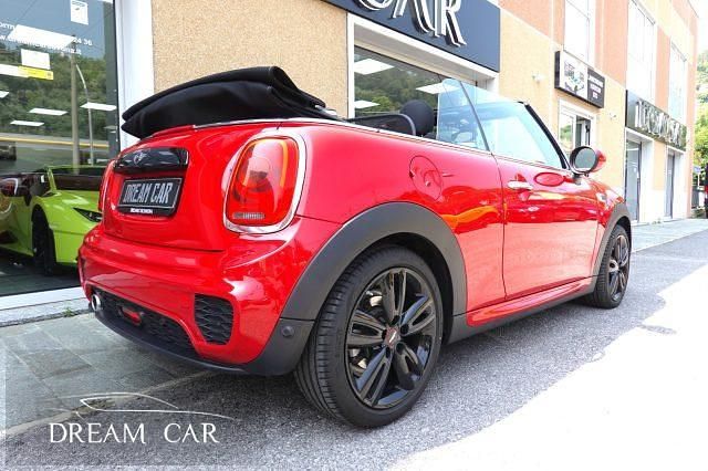 Käytetty Mini Cooper D 116 HP (85 kW) 2017 Punainen Viistoperä