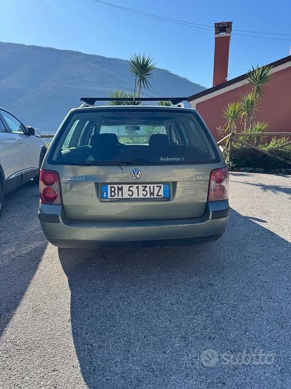 Usata VW Passat 160 CV (117 kW) 2000 Verde Station wagon